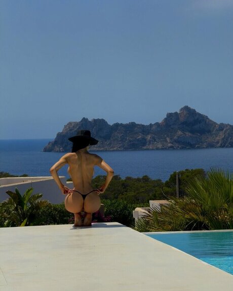 actually lia nackt nette bilder