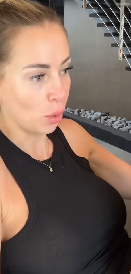 sportliche blonde onlyfans hd nackten foto