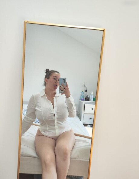 centerfold-onlyfans hübsche sexy bilder