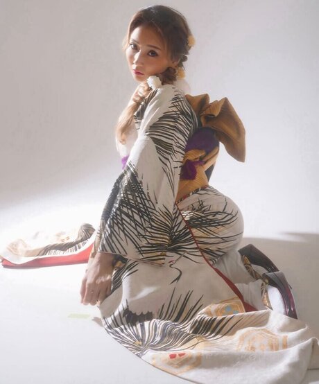 Asami Natsuki erwachsene nackte archiv