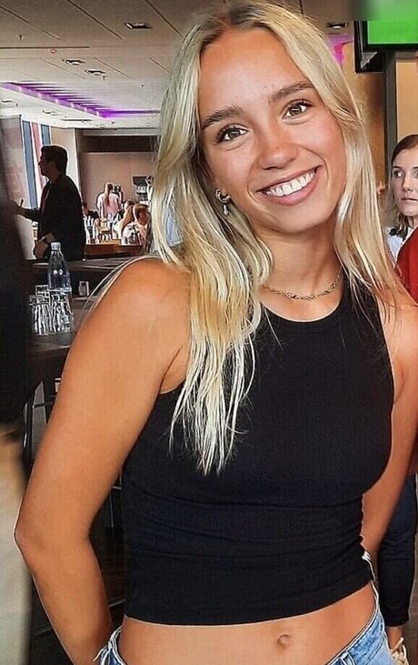 strippe nackt onlyfans nacktheit erwachsene archiv