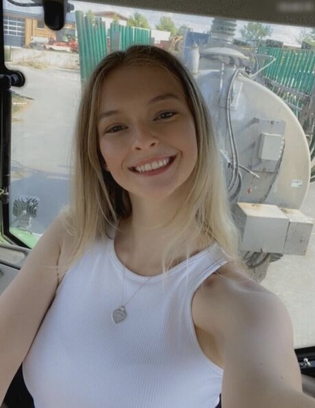 Paulas Landleben erotische nacktheit fotos