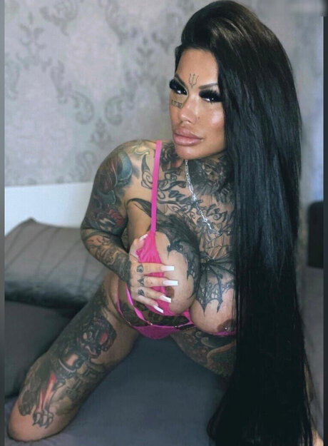 Catherine Teufelsweib sexy kunst bild