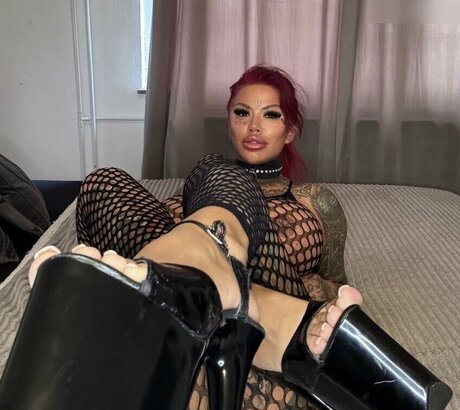 Catherine Teufelsweib pornostar freie bild