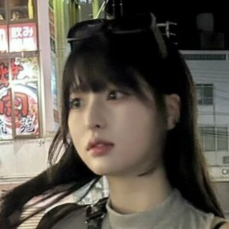 Momoka Akari hd erwachsene bilder