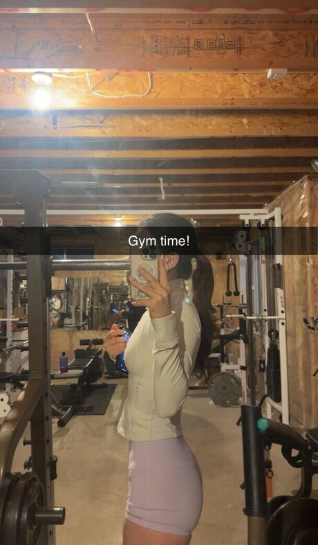 Giulia Bruno hübsche nackte archiv