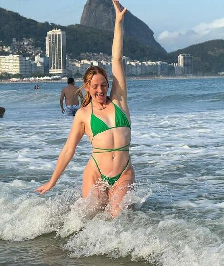 Molly Carlson top perfekte bild