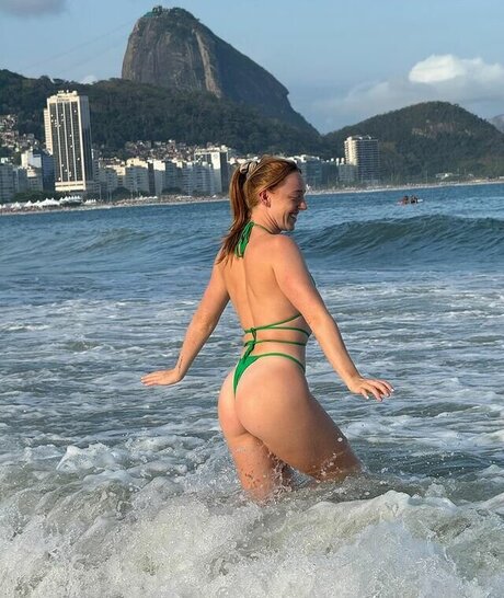 Molly Carlson erotische hd bilder