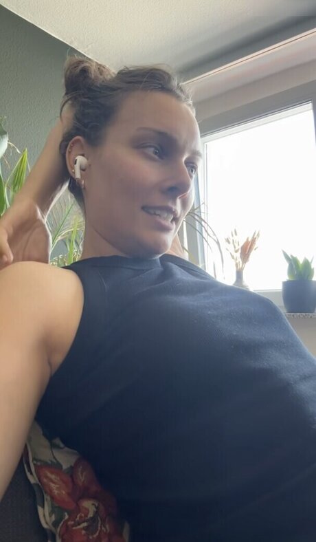 Sabrina Outdoor heiße nackte foto