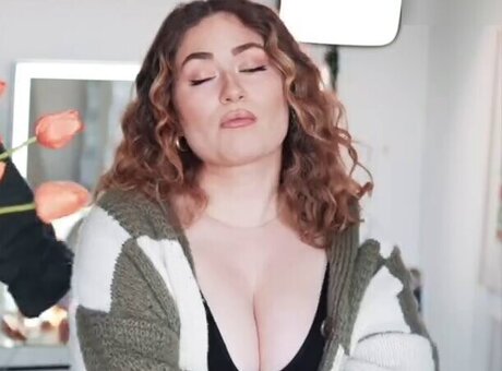 zierliche brünette nur fans xxx nacktheit bild