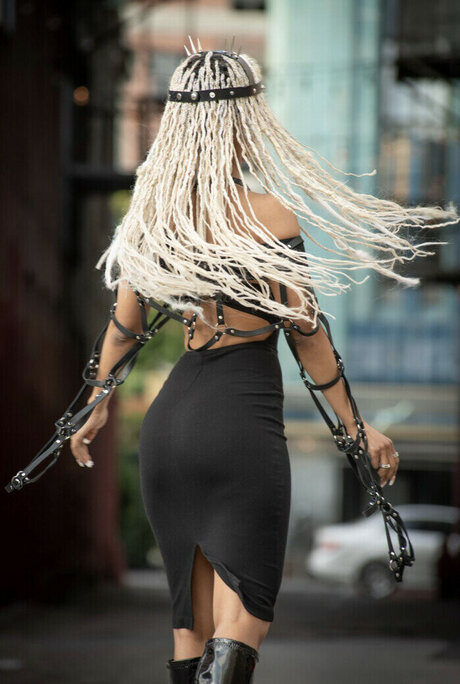 asiatischer squirt onlyfans exklusive akt foto