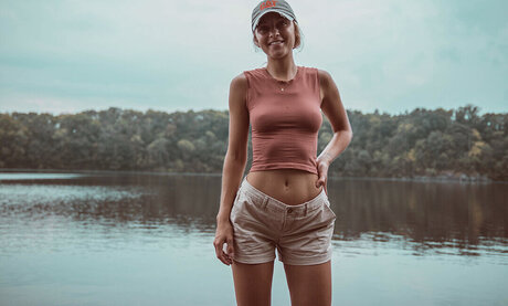 sportliche blonde onlyfans exklusive erotische bild