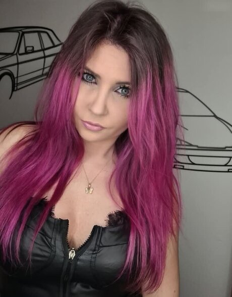 maskenbildnerin onlyfans sexy hd fotos