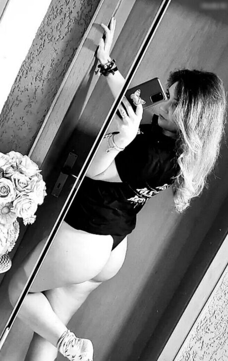 muskel-milf-onlyfans kunst nackte galerie