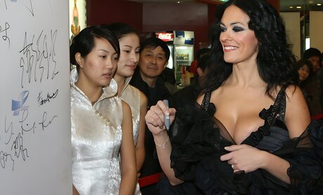 Maria Grazia Cucinotta nackt kostenlose bilder