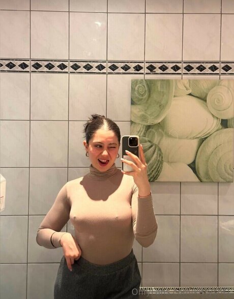 skin onlyfans erotische nackten bild