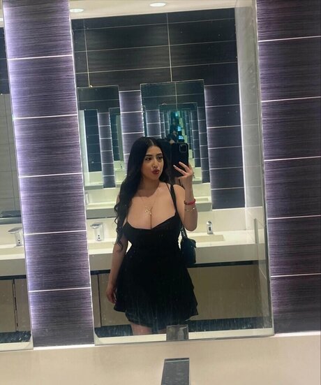 große latina-onlyfans kunst nackten archiv