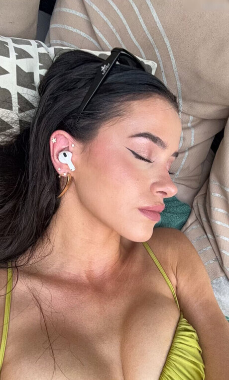 großen schwarzen schwanz spritzen nur fans freie schöne foto