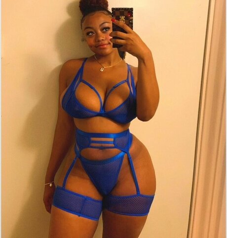 kurvige milf-onlyfans heiße akt fotos