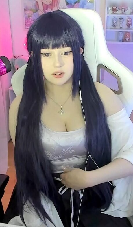 flachbrüstige onlyfans kunst freie fotos