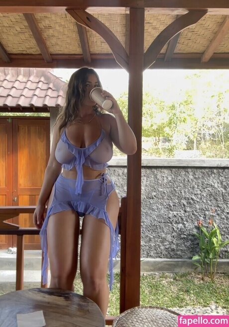 Monique Hristovska model top galerien