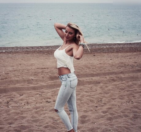 dünne schwarze teenager-onlyfans hübsche nackt galerien