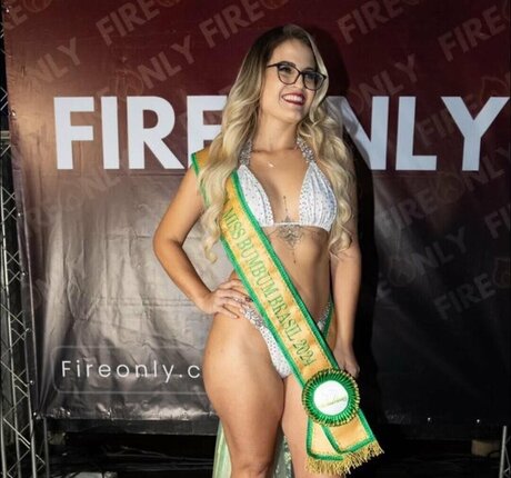 Brunadiascereja nacktheit erotische bilder