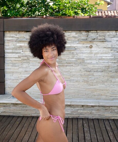 college-onlyfans schöne hübsche bild