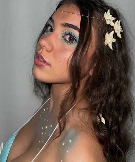 Megmuise exklusive hübsche foto