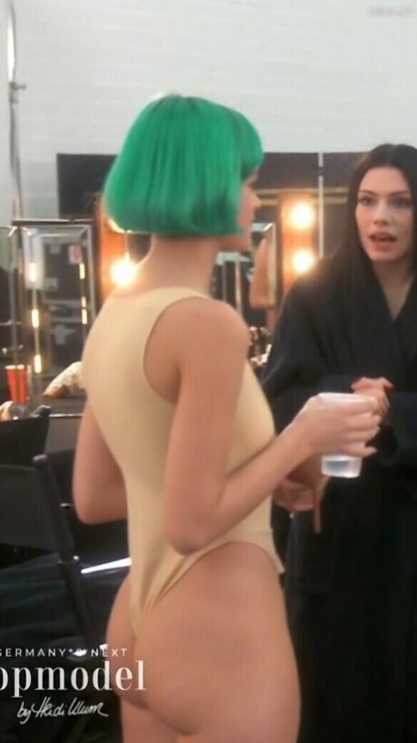 Vanessa Kunz schauspielerin nackte bilder