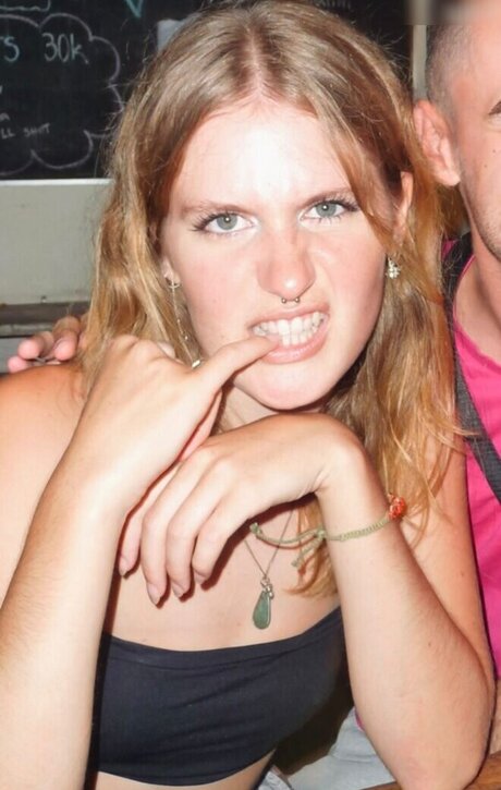 vollbusige onlyfans freie hd bilder