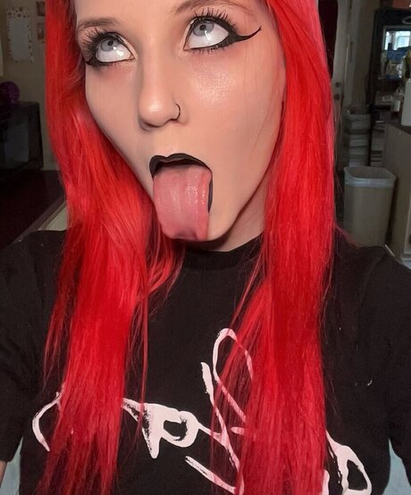 Carrie Cannie pornostar archiv