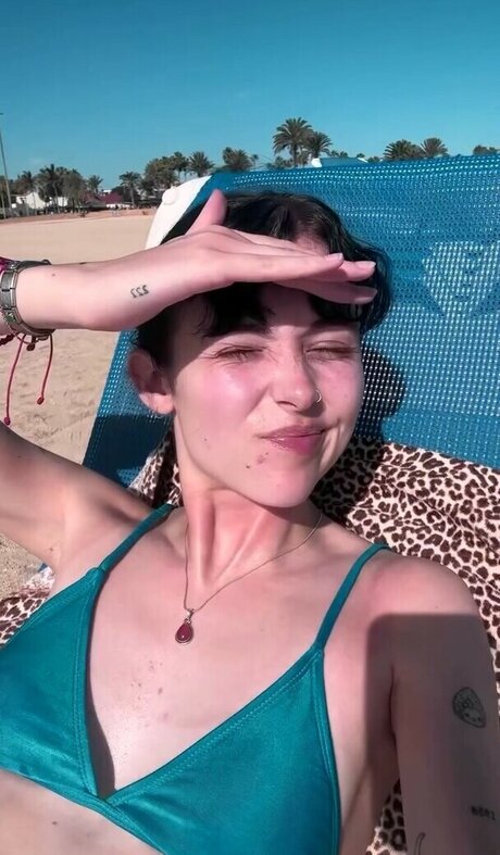 Holly Laing sexy kostenlose foto