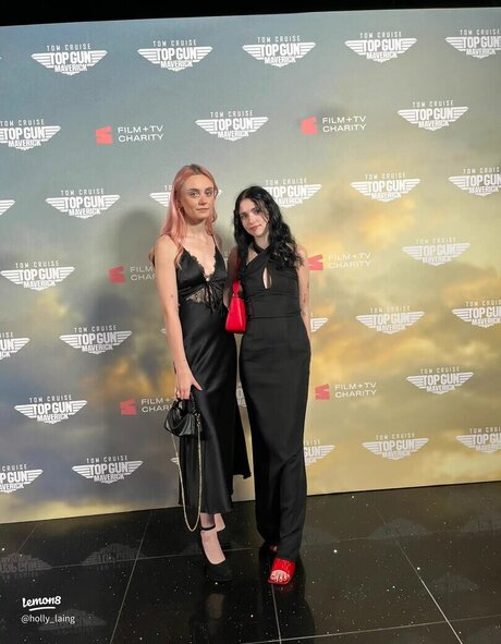 Holly Laing heiße top bilder