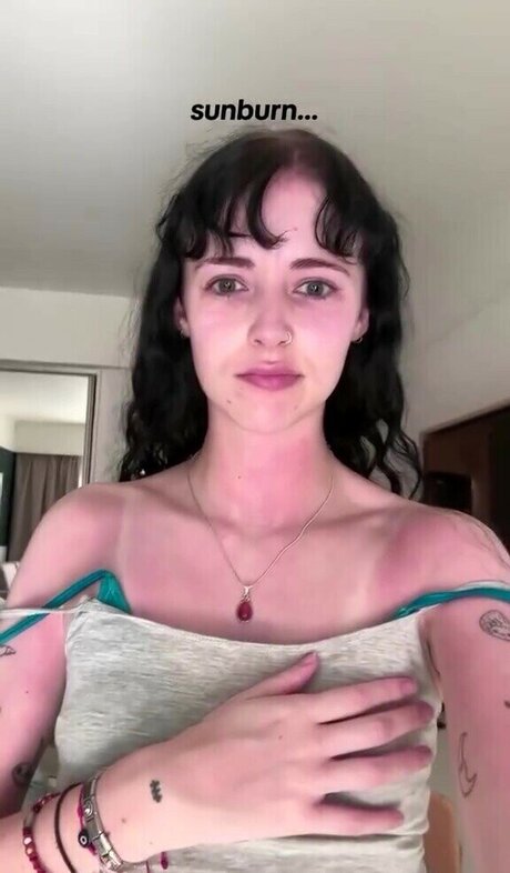 Holly Laing hd nacktheit bilder