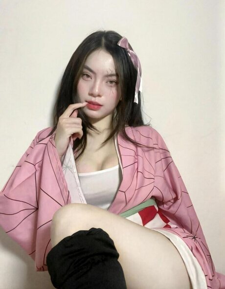 Niken Andalusi hübsche bild