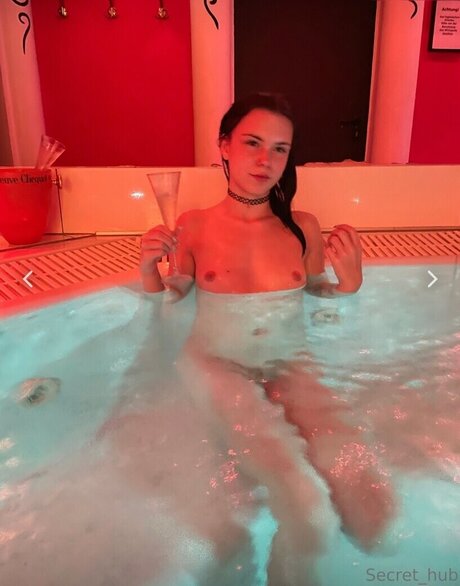 college-onlyfans xxx kunst bild