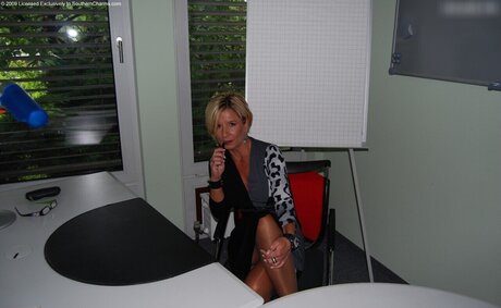 vollbusige rothaarige teen onlyfans hd kostenlose bilder