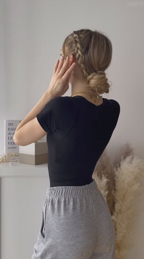 sportliche blonde onlyfans freie kunst archiv