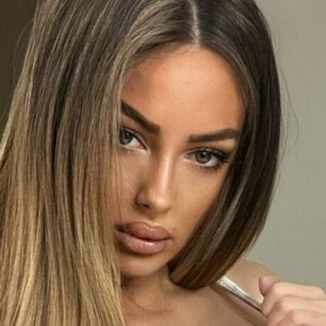 BrattyKiki erwachsene schöne fotos