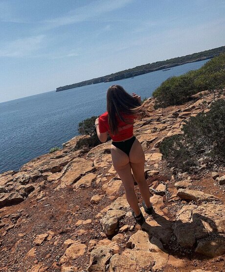 Izzy Swin freie pornographische galerien