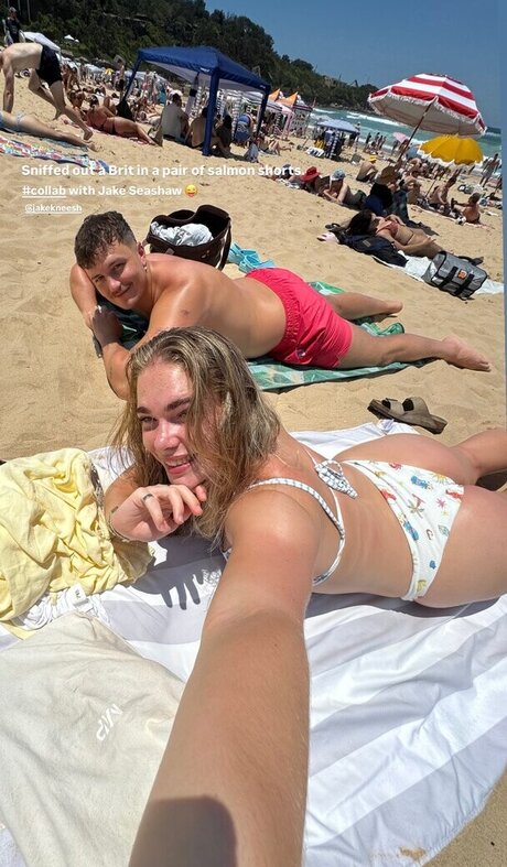 Izzy Swin porno nackt bilder