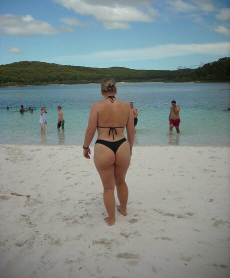 Izzy Swin porno xxx bild