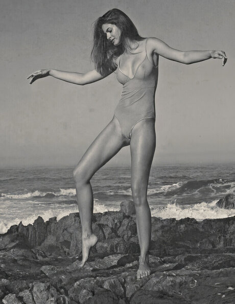 dreier asiatische onlyfans exklusive nackt foto