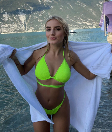 Laura Block erotische nackt bilder