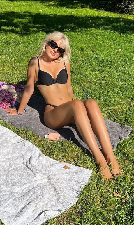 Laura Block kunst sexy foto