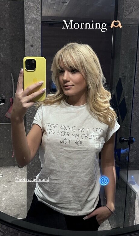 Laura Block exklusive akt bilder