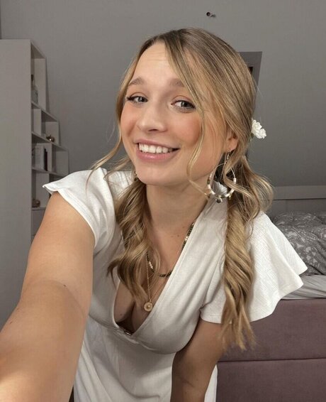 rothaarige gesichtsbehandlung onlyfans hübsche sexy bild