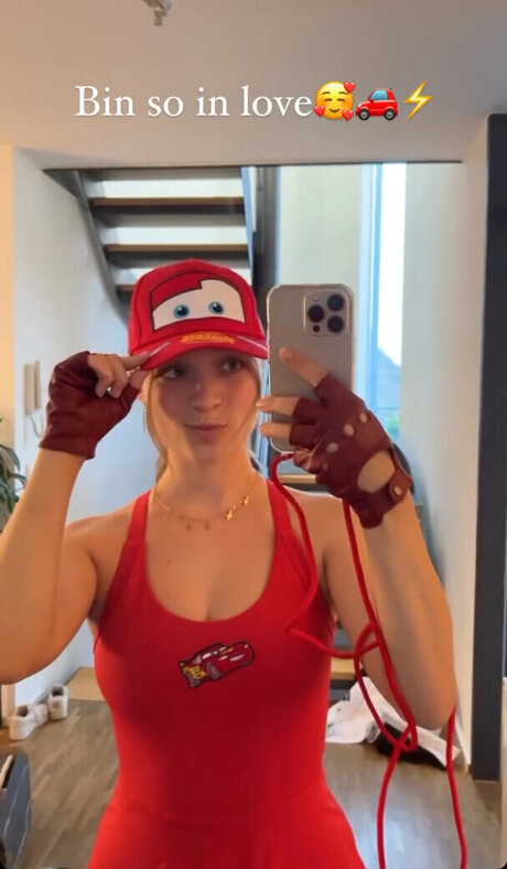 vollbusige rothaarige teen onlyfans schöne sexy bild