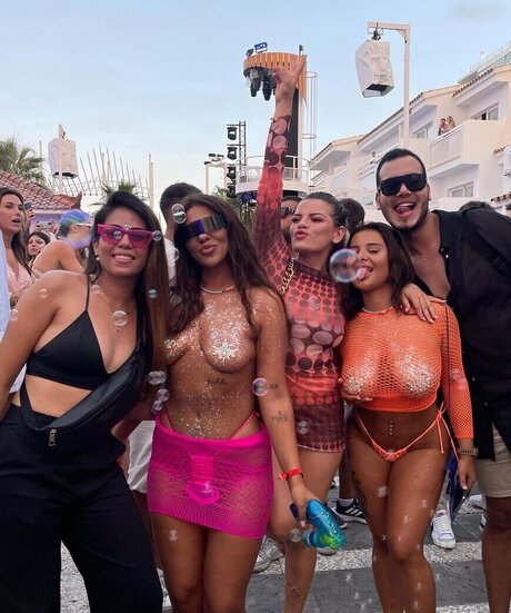 Nilufarsra perfekte pornostar foto